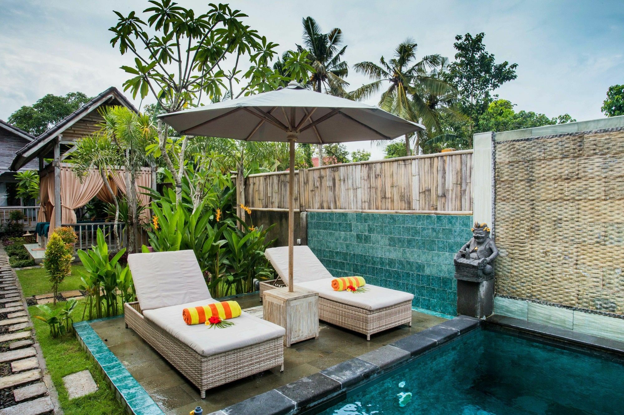 Hotel The Syron Huts Lembongan Exterior foto